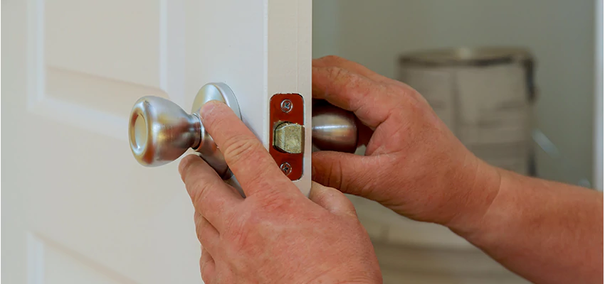 AAA Locksmiths For lock Replacement in Urbana, Illinois